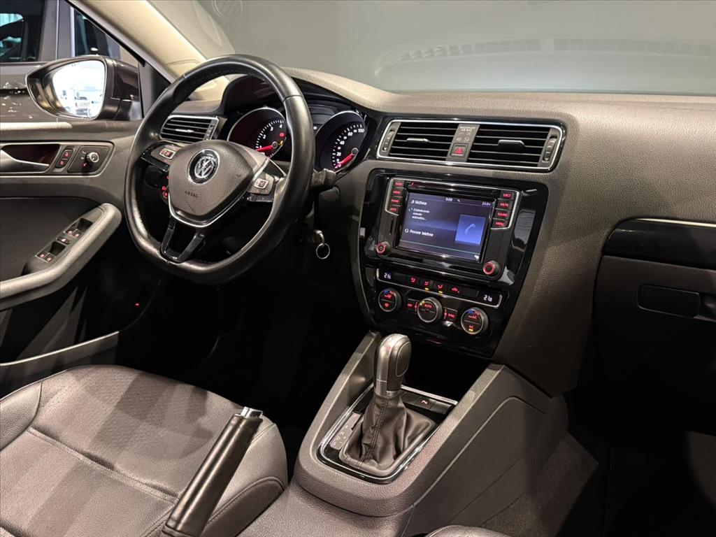 JETTA 2.0 TSI HIGHLINE 211CV GASOLINA 4P TIPTRONIC5
