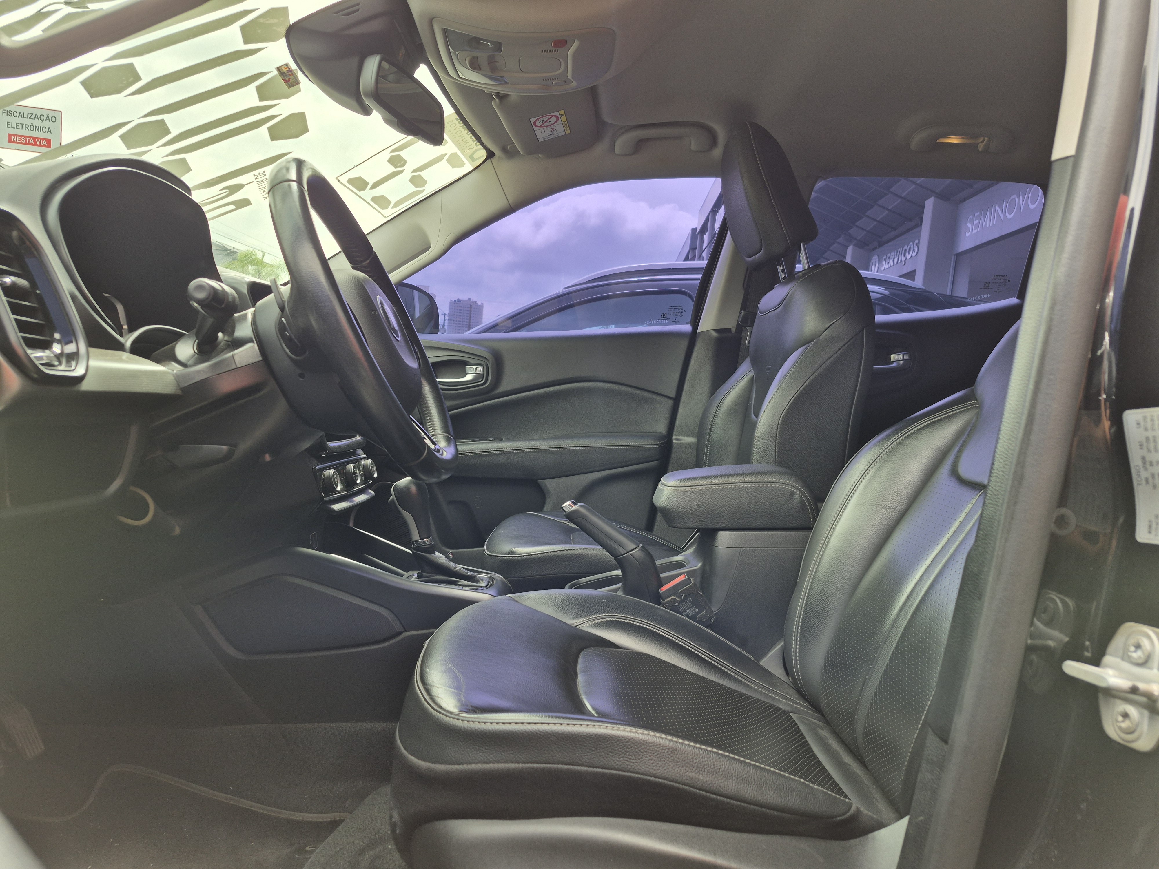 Foto ilustrativa do carro