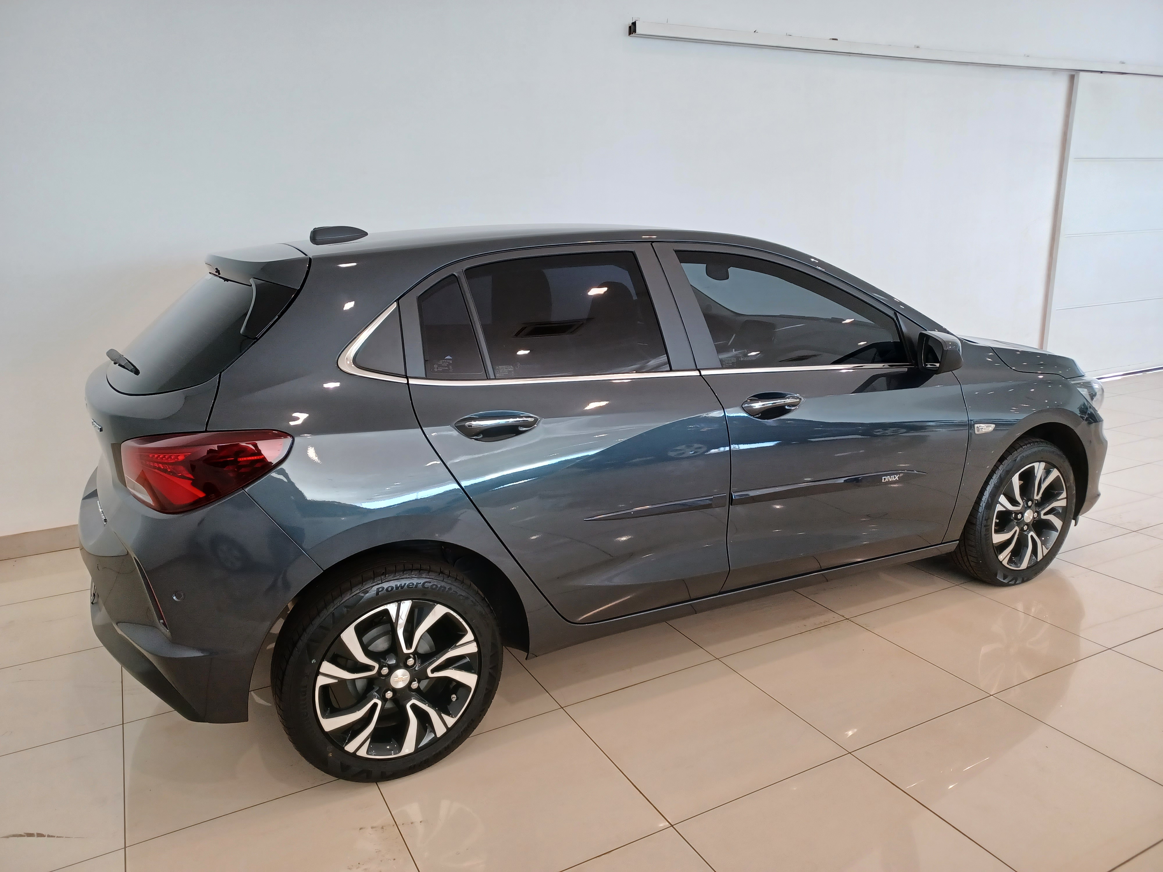 Chevrolet Onix 1.0 Turbo Flex Premier Automático - foto 8