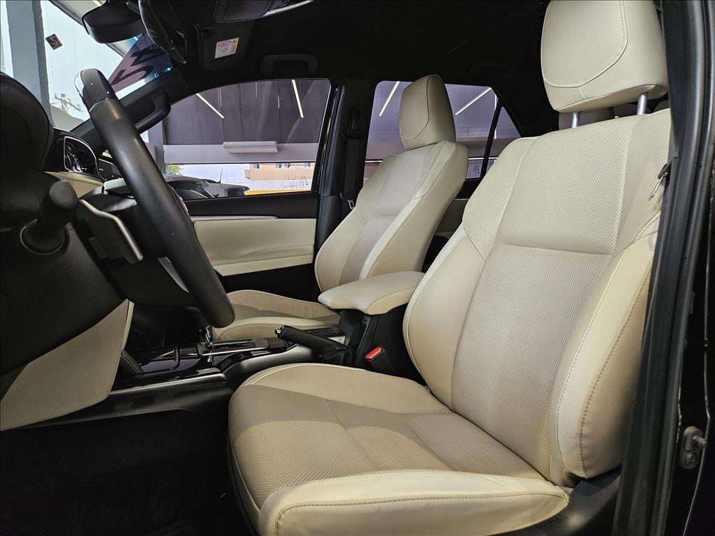 HILUX SW4 2.8 D-4D TURBO DIESEL DIAMOND 7L 4X4 AUTOMÁTICO6