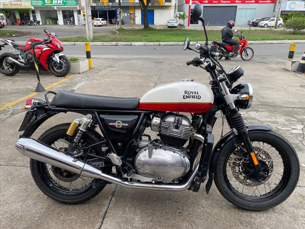 ROYAL ENFIELD INTERCEPTOR foto 2