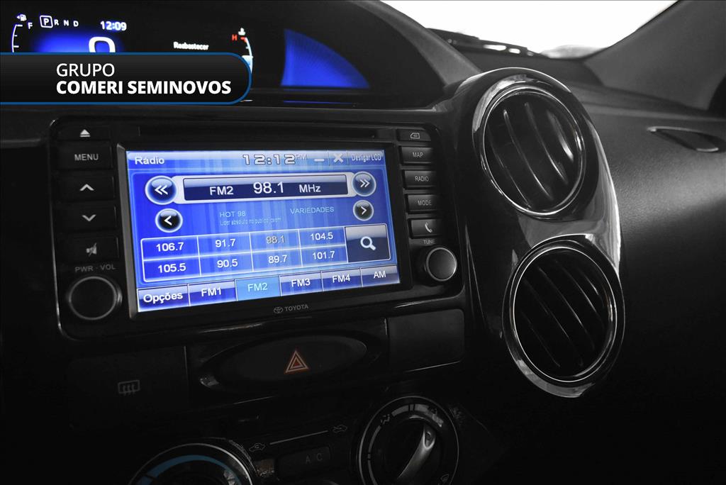 ETIOS 1.5 PLATINUM SEDAN 16V FLEX 4P AUTOMÁTICO8