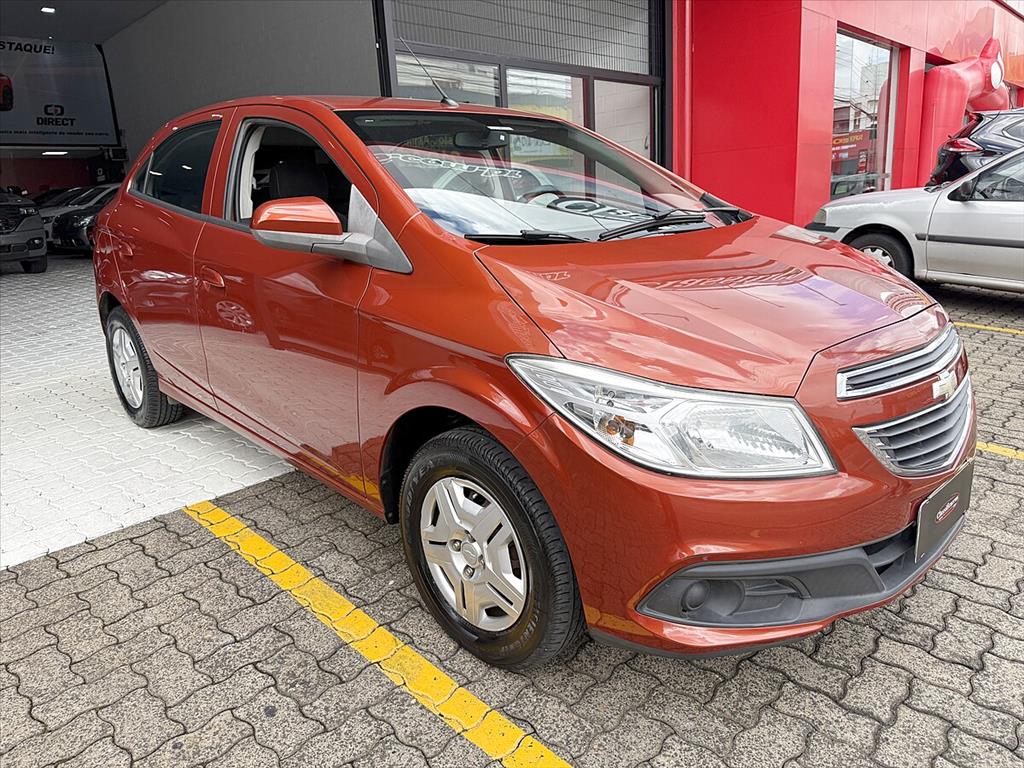 Chevrolet Onix - 1.0 MPFI LT 8V FLEX 4P MANUAL