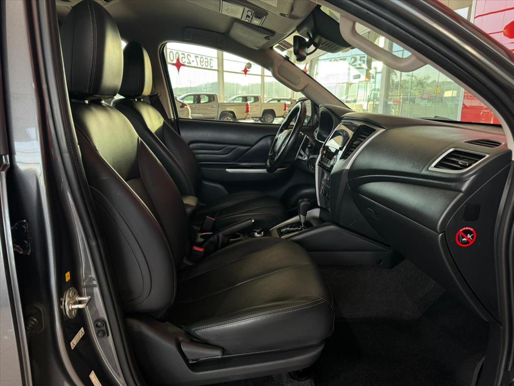 Mitsubishi-L200 TRITON-2.4 16V TURBO DIESEL SPORT HPE-S CD 4P 4X4 AUTOMÁTICO