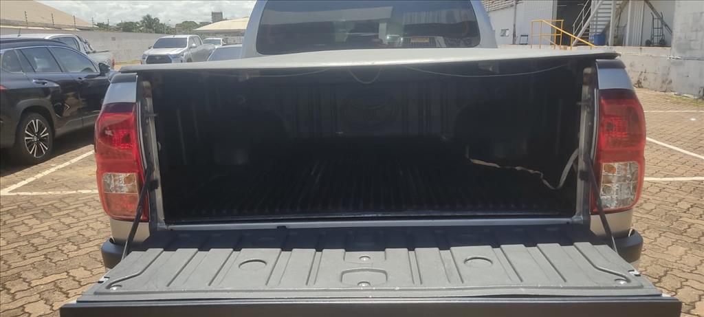 HILUX 2.8 D-4D TURBO DIESEL CD SR 4X4 AUTOMÁTICO4