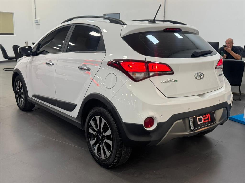 Hyundai-HB20X-1.6 16V PREMIUM FLEX 4P AUTOMÁTICO