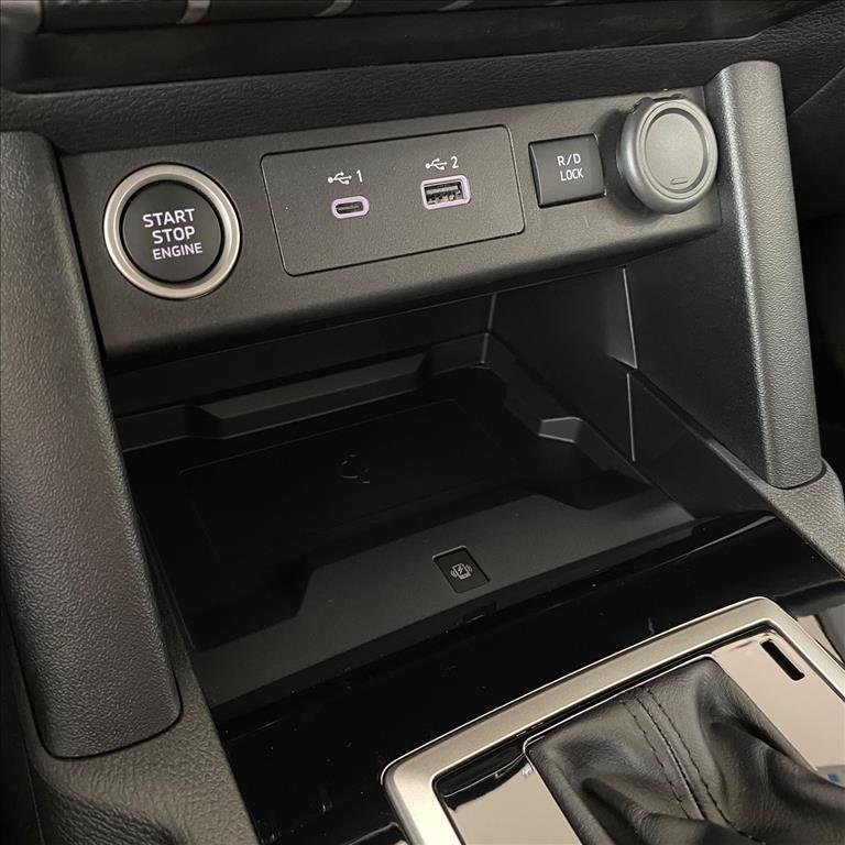 Mitsubishi-TRITON-2.4 BITURBO DIESEL CD KATANA 4X4 AUTOMÁTICO