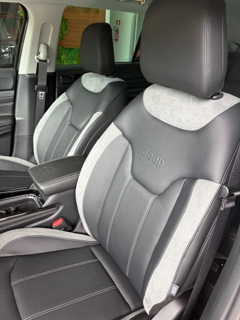 COMMANDER 1.3 T270 TURBO FLEX LIMITED AT64