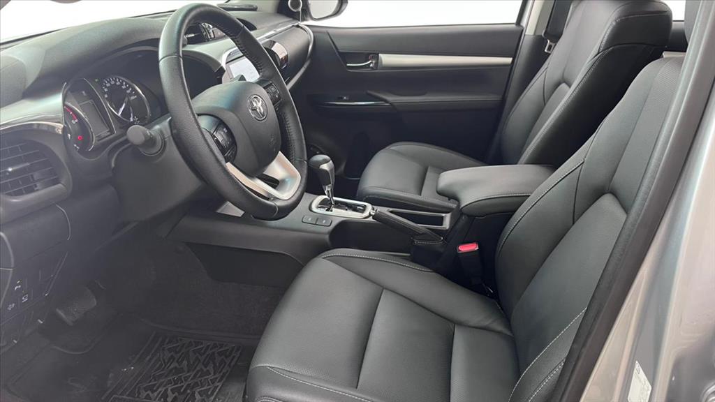 HILUX 2.8 D-4D TURBO DIESEL CD SRX 4X4 AUTOMÁTICO