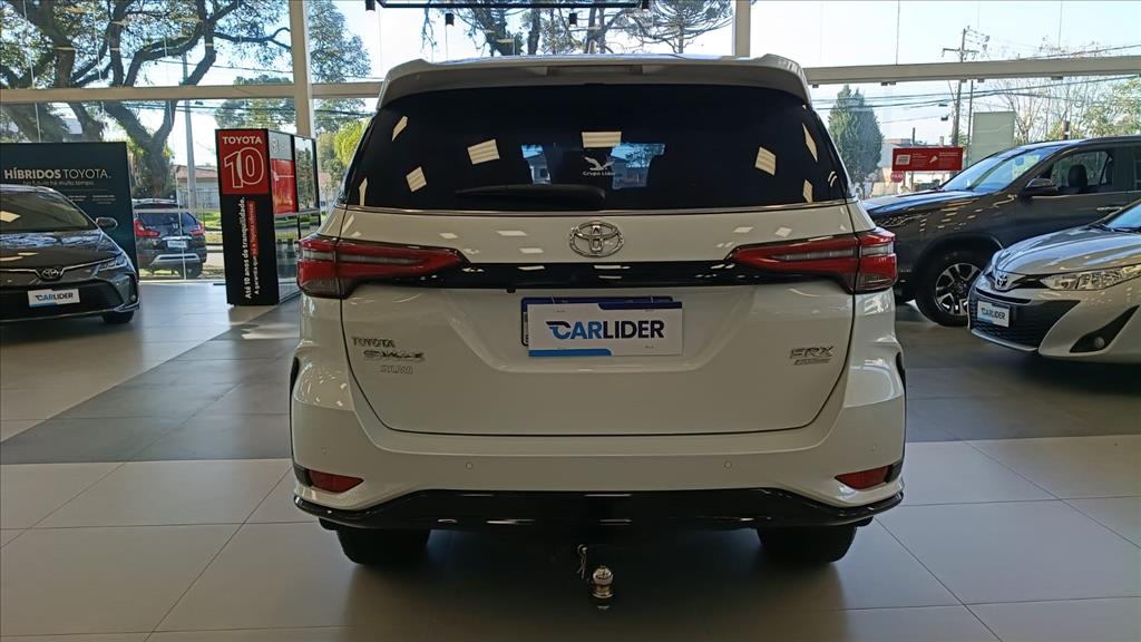HILUX SW4 2.8 D-4D TURBO DIESEL SRX 7L 4X4 AUTOMÁTICO6