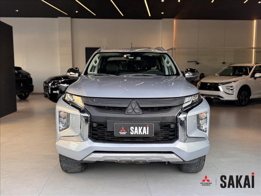 Mitsubishi-L200 TRITON-2.4 16V TURBO DIESEL SPORT HPE-S CD 4P 4X4 AUTOMÁTICO