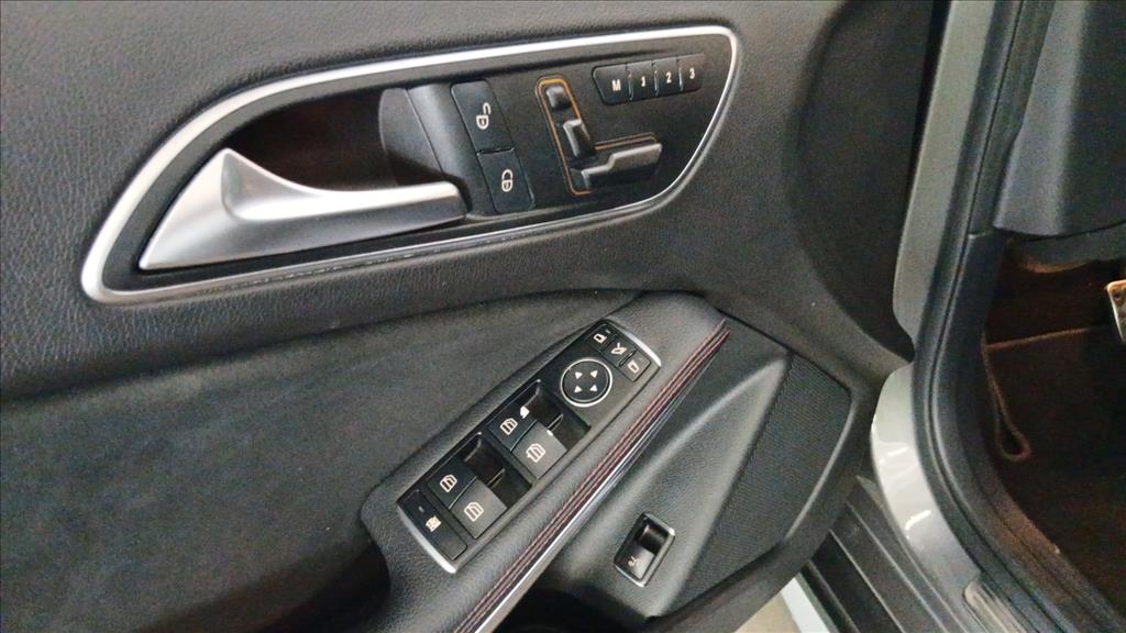 GLA 250 2.0 16V TURBO GASOLINA SPORT 4P AUTOMÁTICO11