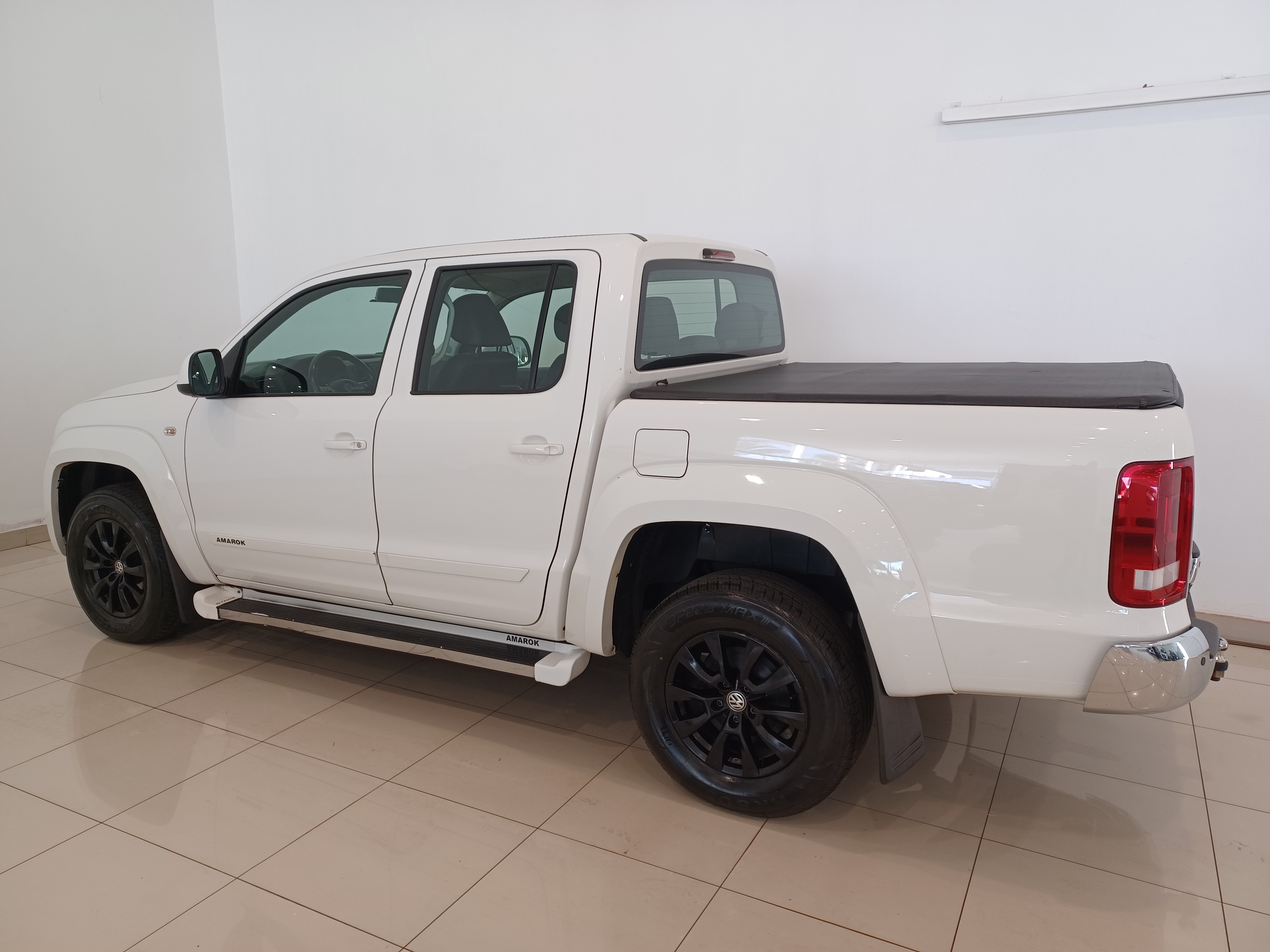Volkswagen-AMAROK-2.0 COMFORTLINE 4X4 CD 16V TURBO INTERCOOLER DIESEL 4P AUTOMÁTICO