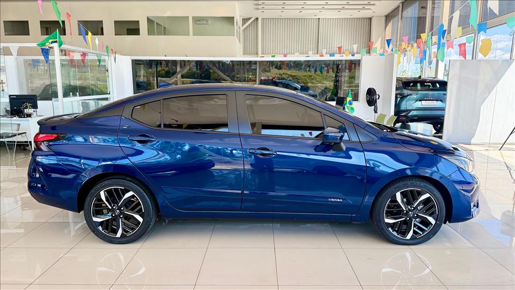VERSA 1.6 16V FLEX EXCLUSIVE XTRONIC8