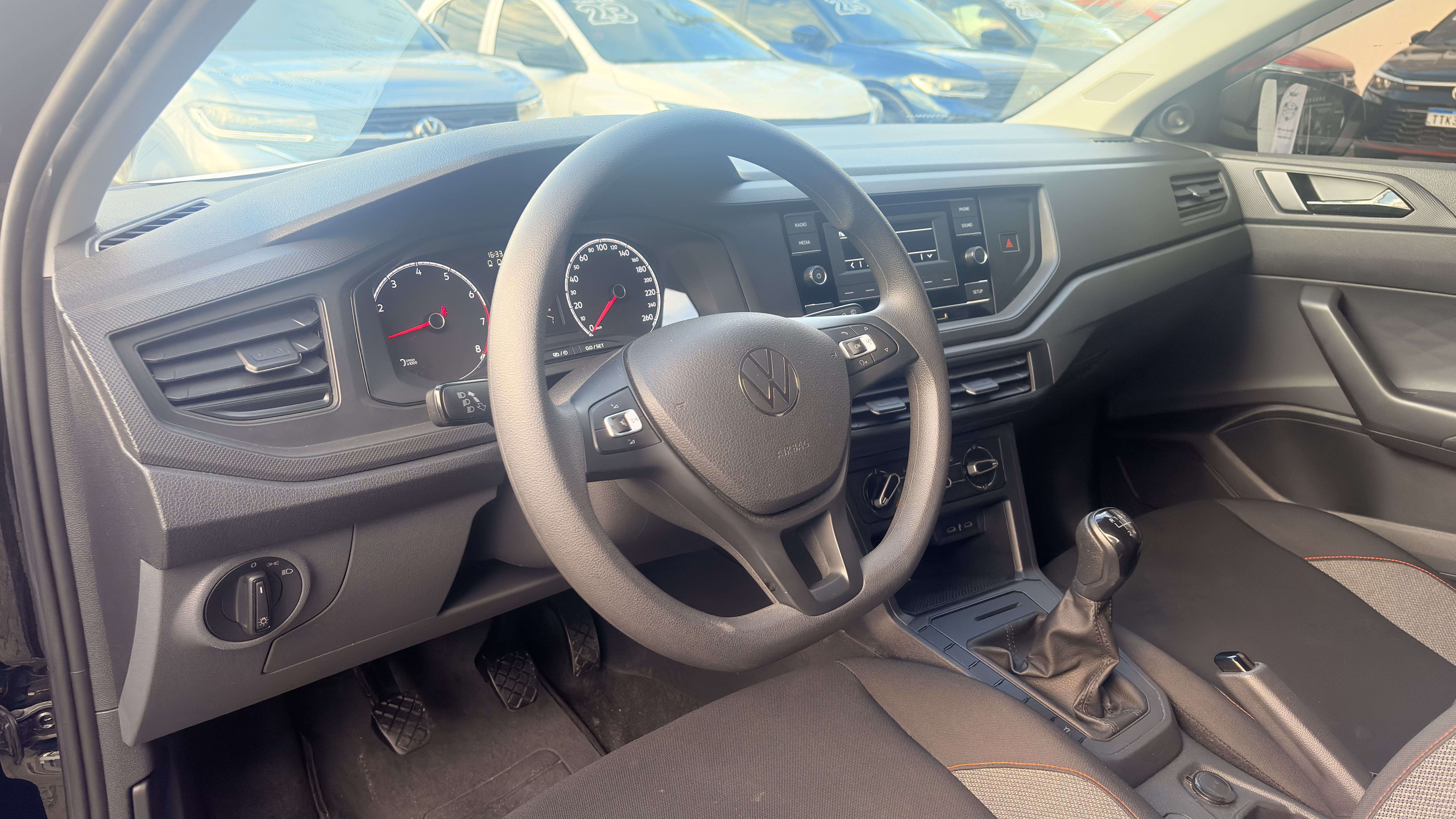 POLO 1.0 MPI TRACK MANUAL8