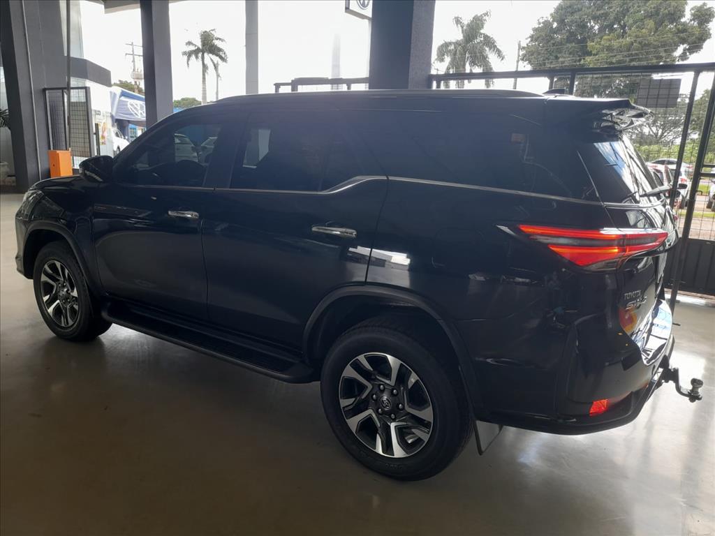 HILUX 2.8 D-4D TURBO DIESEL CD SRX 4X4 AUTOMÁTICO3