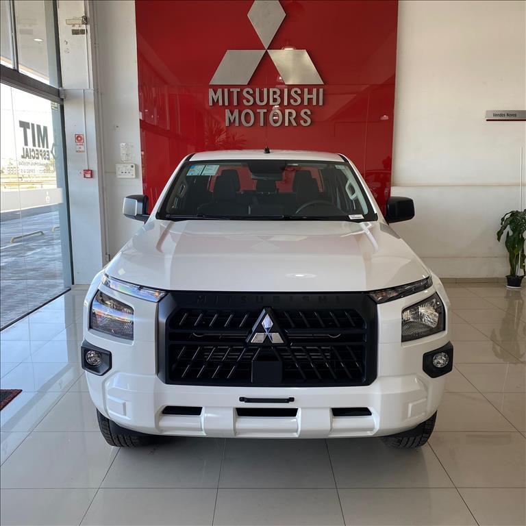Mitsubishi-TRITON-2.4 BITURBO DIESEL CD GLS 4X4 AUTOMÁTICO