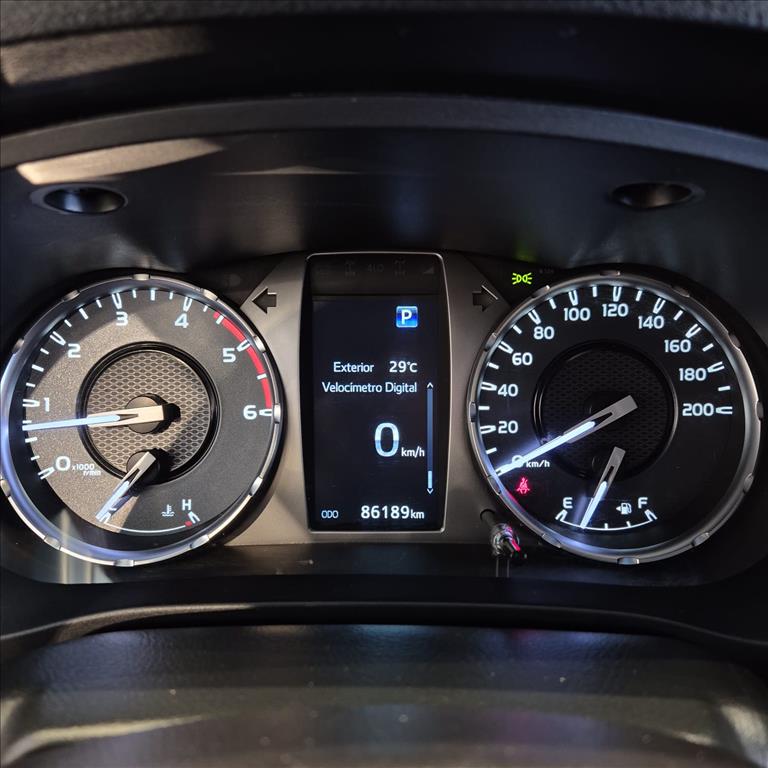 HILUX 2.8 D-4D TURBO DIESEL CD SRV 4X4 AUTOMÁTICO6