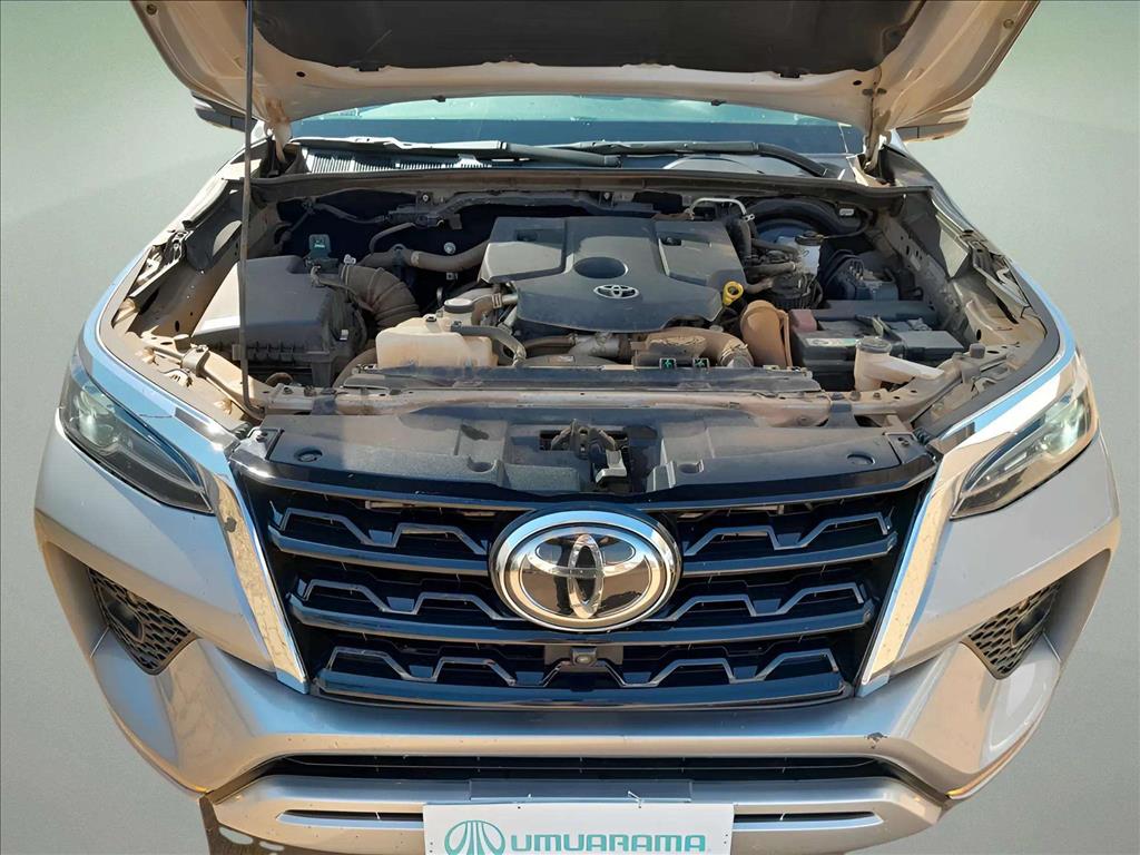 HILUX SW4 2.8 D-4D TURBO DIESEL SRX 4X4 AUTOMÁTICO11