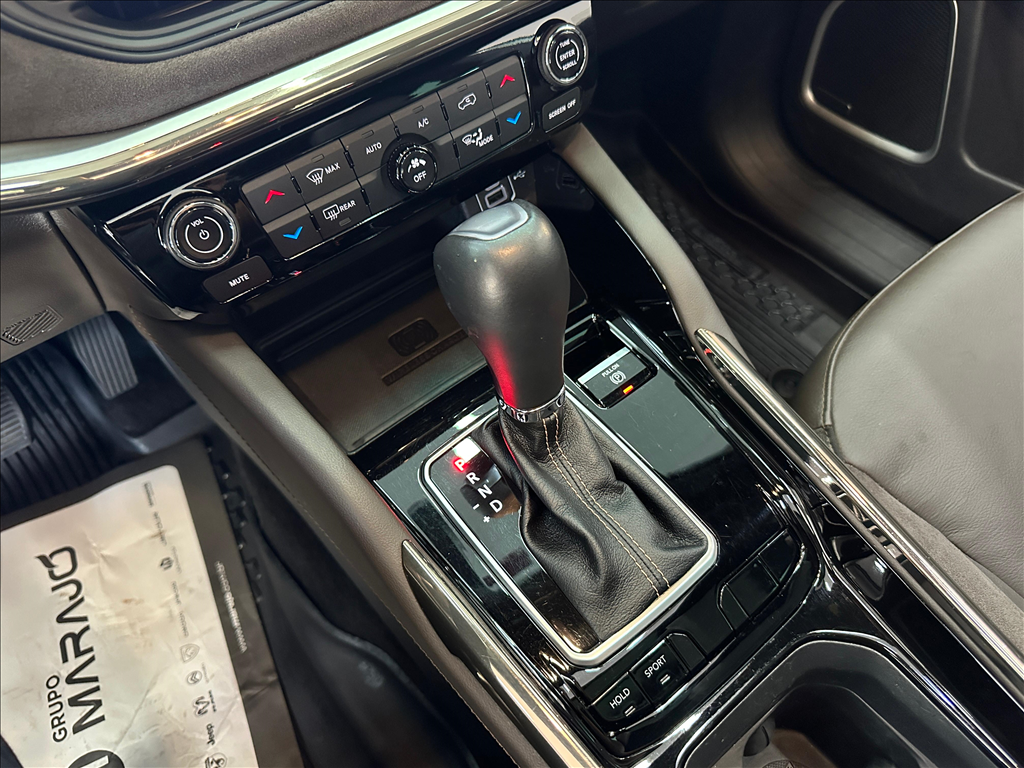 COMMANDER 1.3 T270 TURBO FLEX OVERLAND AT611