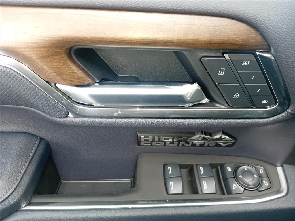 SILVERADO 5.3 V8 GASOLINA 1500 HIGH COUNTRY 4X4 AUTOMÁTICO11