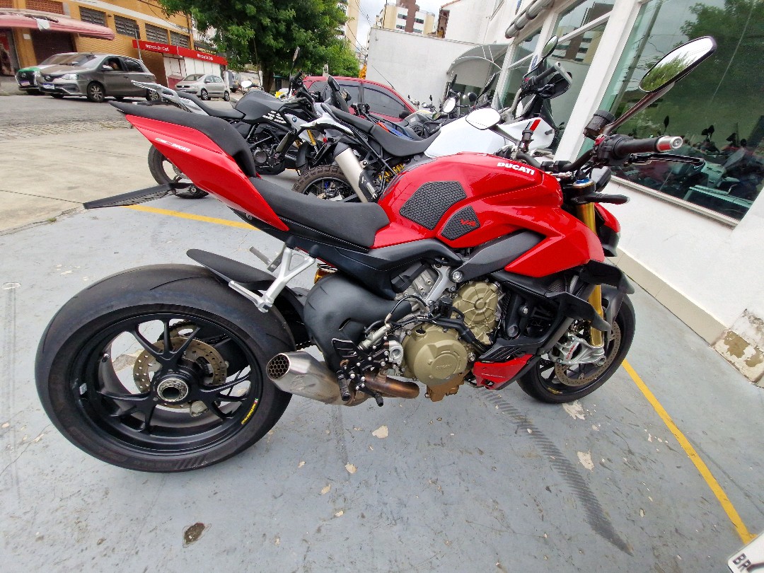 DUCATI-STREETFIGHTER-V4 S