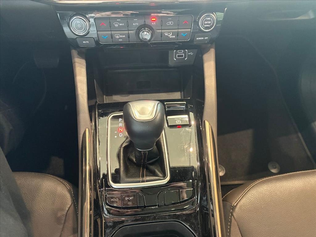COMMANDER 1.3 T270 TURBO FLEX OVERLAND AT612