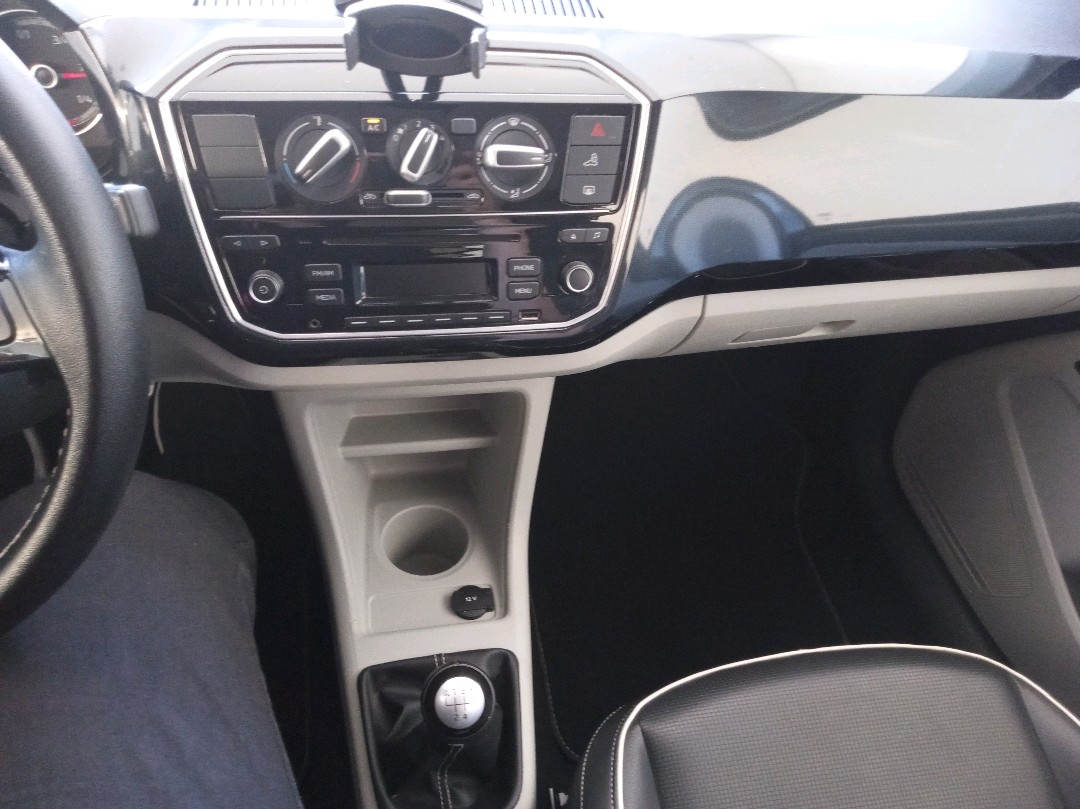 UP 1.0 TSI HIGH UP 12V FLEX 4P MANUAL10