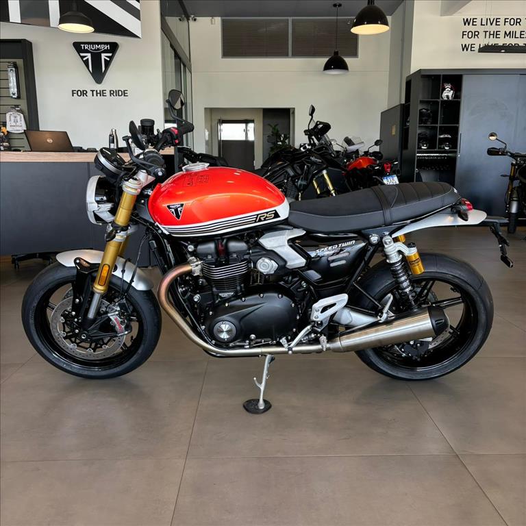 TRIUMPH-SPEED-TWIN RS