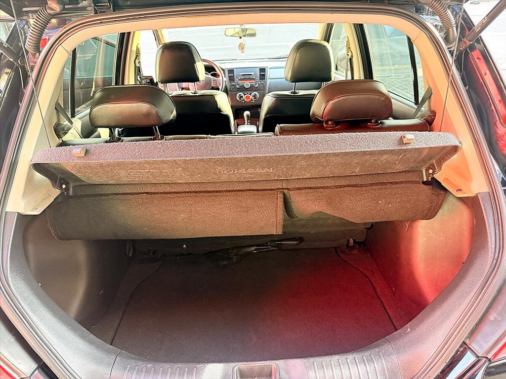 Nissan Tiida - 1.8 SL 16V FLEX 4P MANUAL