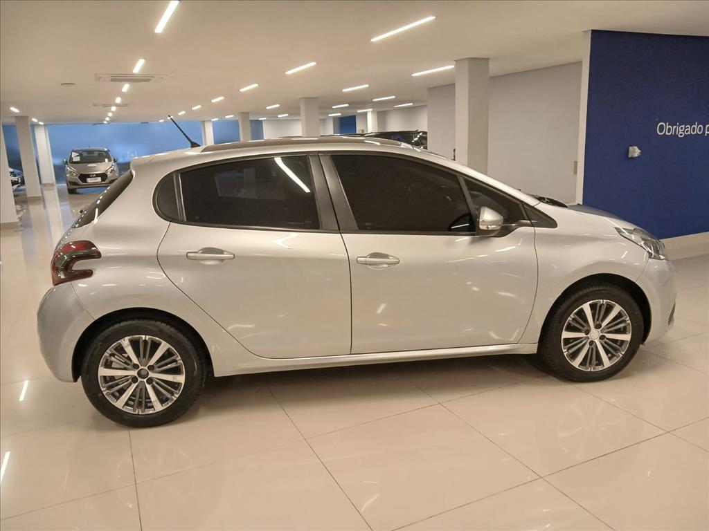 Peugeot-208-1.6 GRIFFE 16V FLEX 4P AUTOMÁTICO