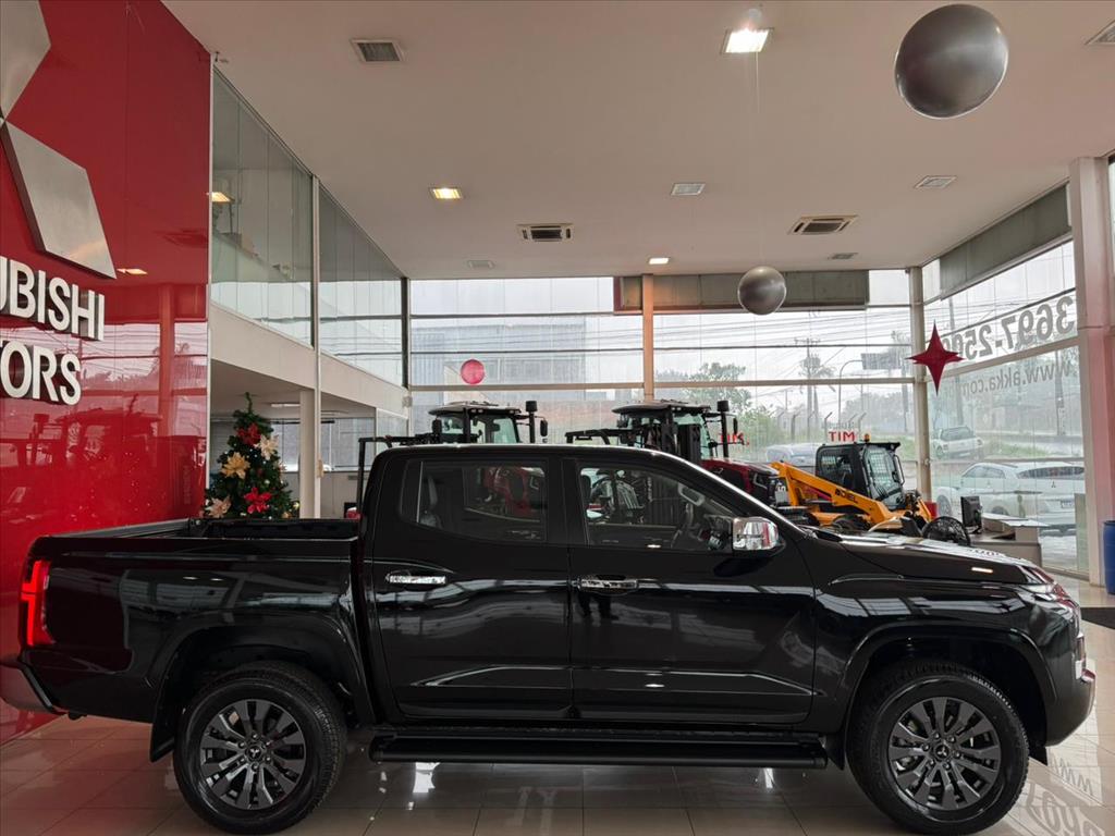 Mitsubishi-TRITON-2.4 BITURBO DIESEL CD HPE 4X4 AUTOMÁTICO