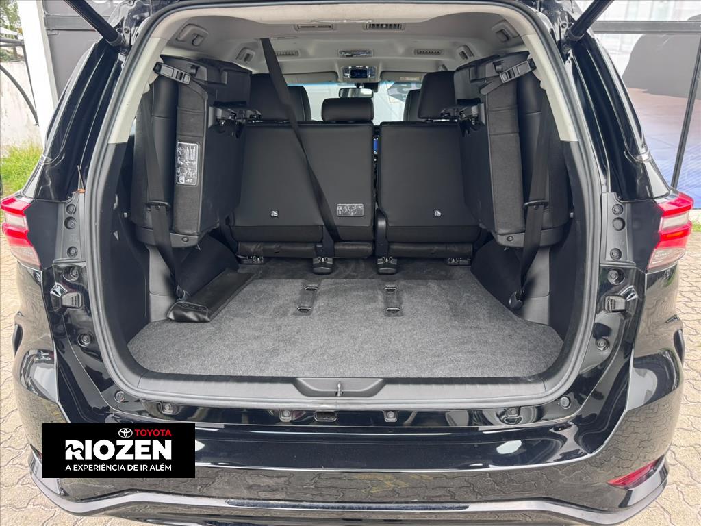 HILUX SW4 2.8 D-4D TURBO DIESEL SRX PLATINUM 7L 4X4 AUTOMÁTICO4