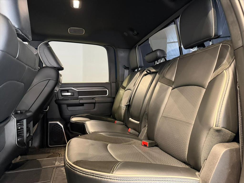2500 6.7 I6 TURBO DIESEL LARAMIE NIGHT EDITION CD 4X4 AUTOMÁTICO9