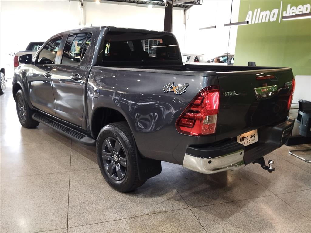 HILUX 2.8 D-4D TURBO DIESEL CD SR 4X4 AUTOMÁTICO HILUX 2.8 D-4D TURBO DIESEL CD SR 4X4 AUTOMÁTICO