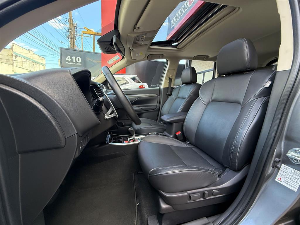 Mitsubishi Outlander - 3.0 MIVEC V6 GASOLINA HPE-S AWD AUTOMÁTICO