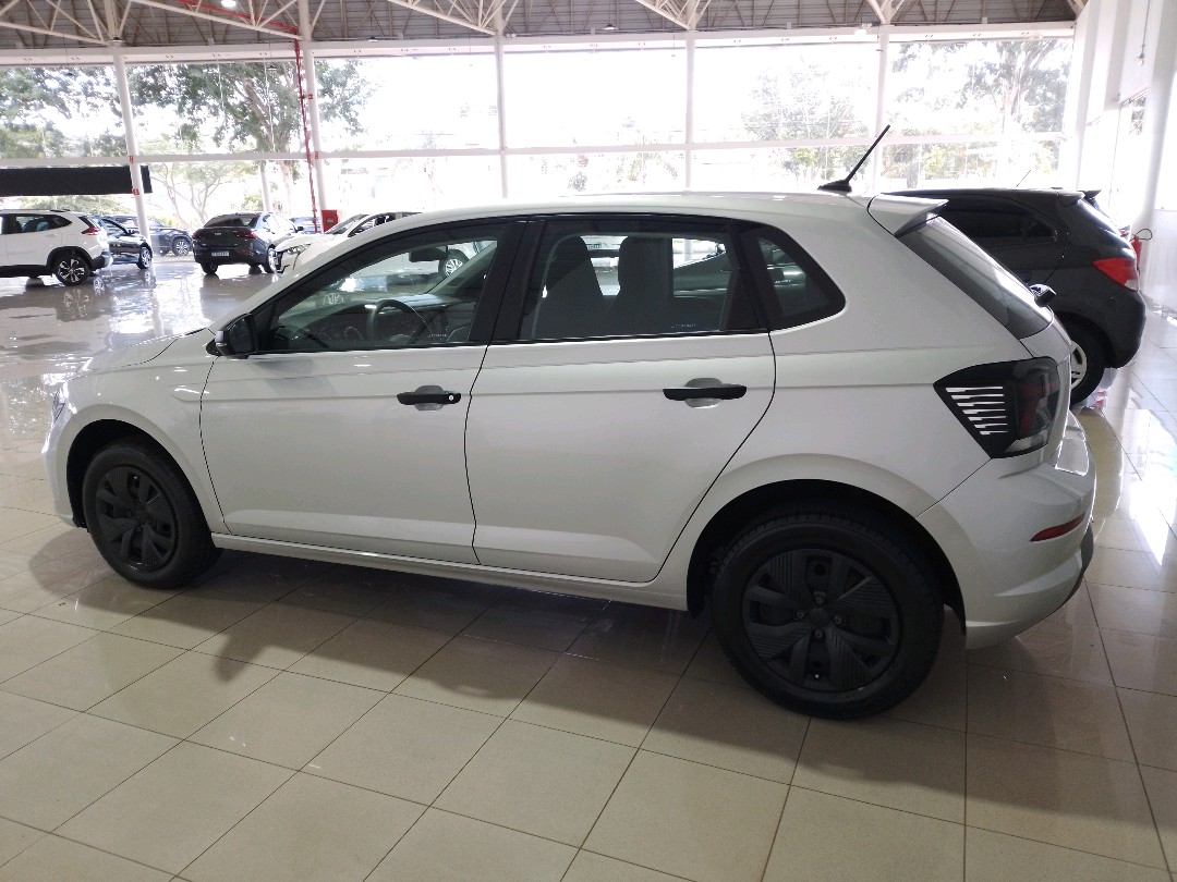 VW - Volkswagen-POLO-1.0 MPI TRACK MANUAL