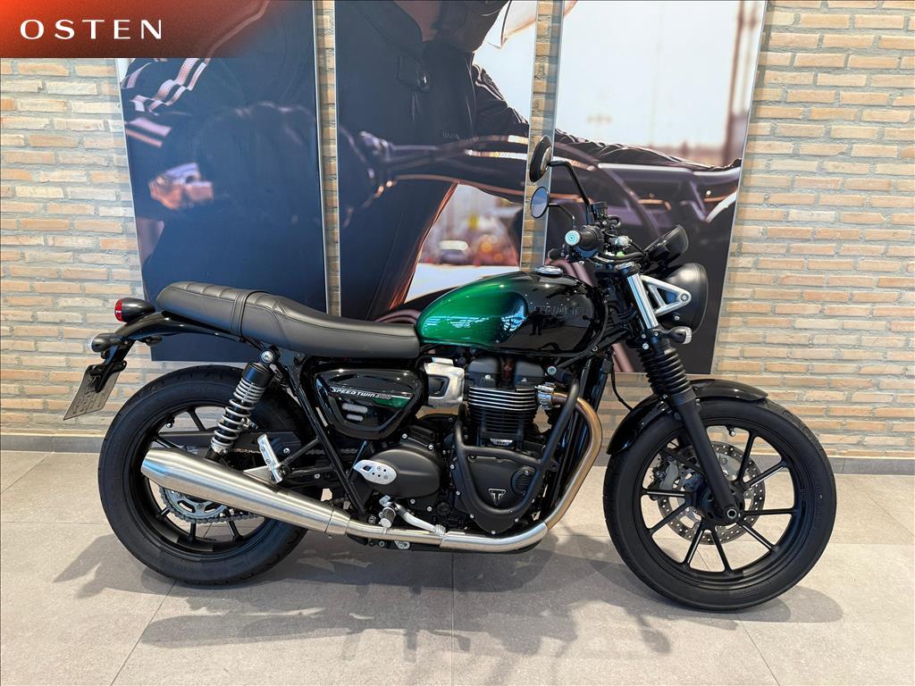 TWIN 900
