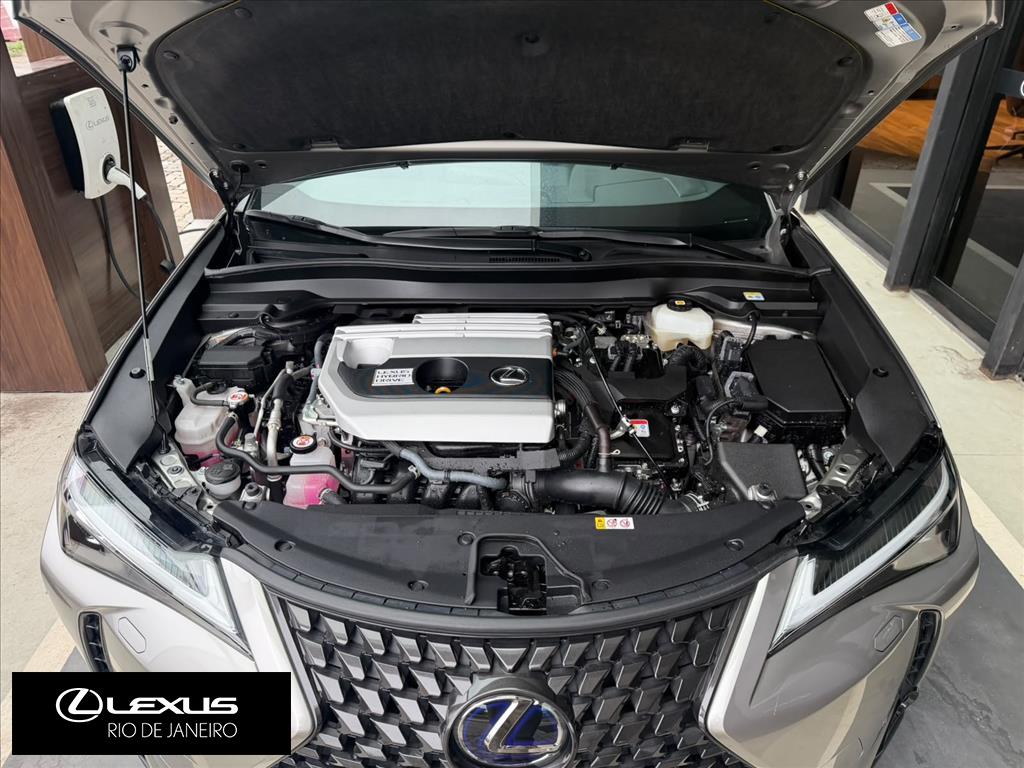 UX 250h 2.0 VVT-I HYBRID LUXURY CVT7