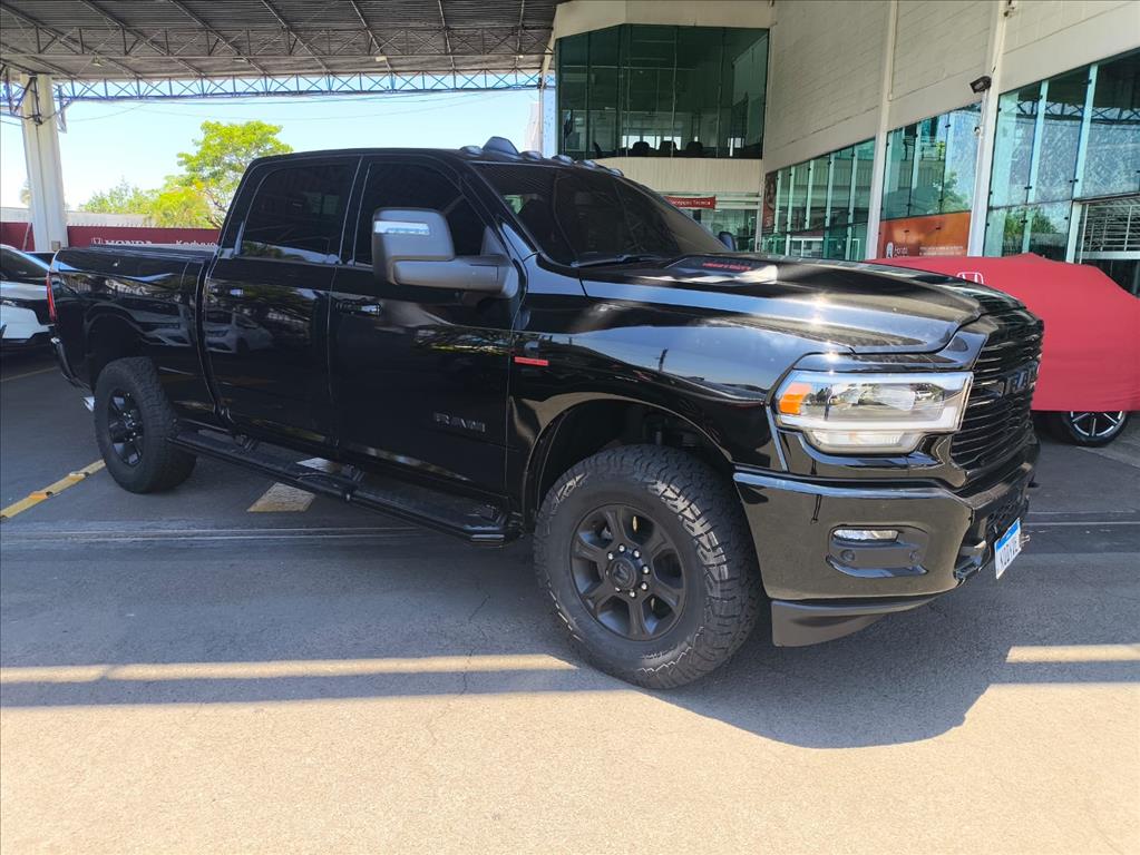 2500 6.7 I6 TURBO DIESEL LARAMIE NIGHT EDITION CD 4X4 AUTOMÁTICO2