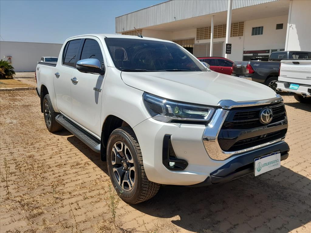 HILUX 2.8 D-4D TURBO DIESEL CD SRX 4X4 AUTOMÁTICO2