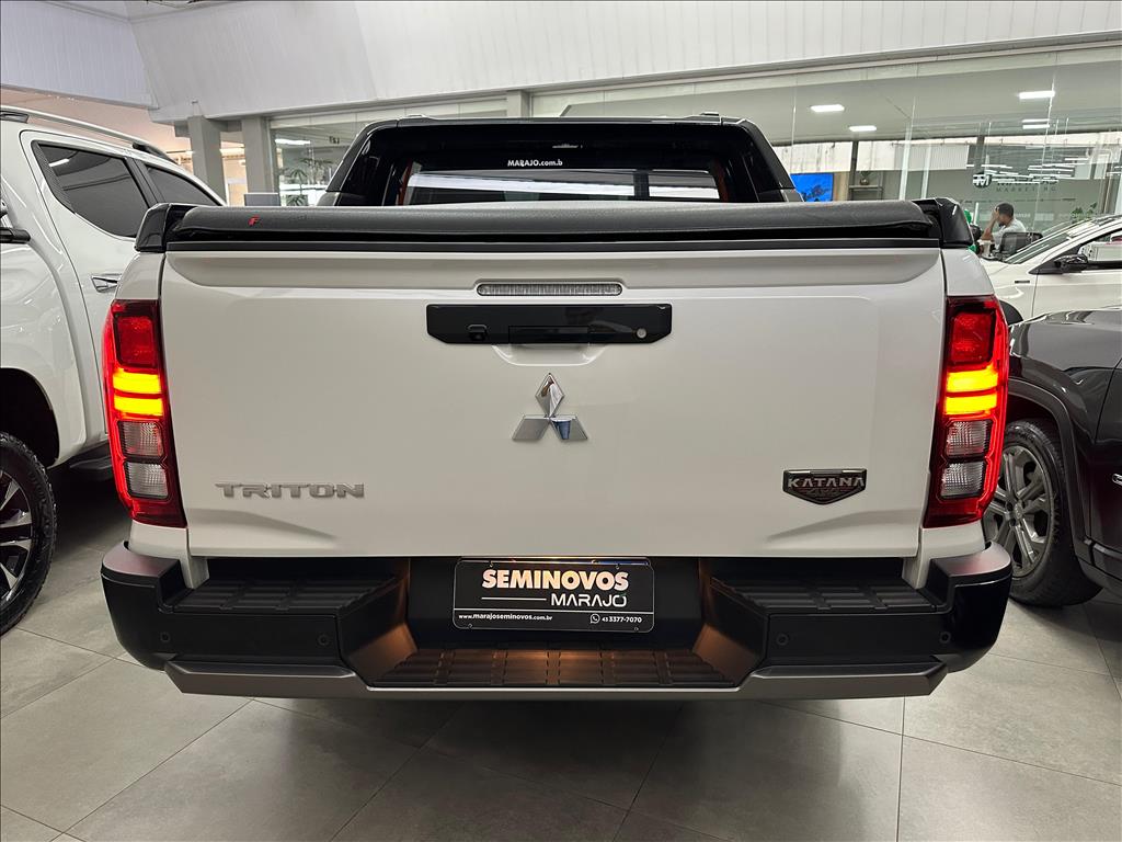 TRITON 2.4 BITURBO DIESEL CD KATANA 4X4 AUTOMÁTICO12