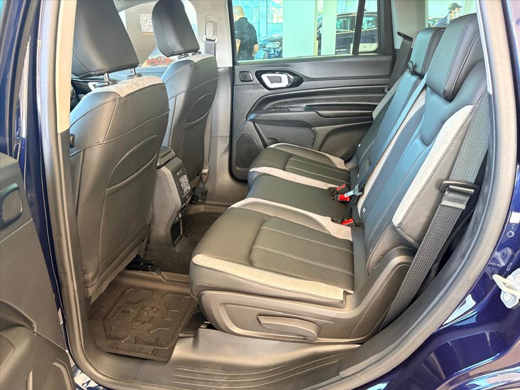COMMANDER 1.3 T270 TURBO MHEV LIMITED AT611