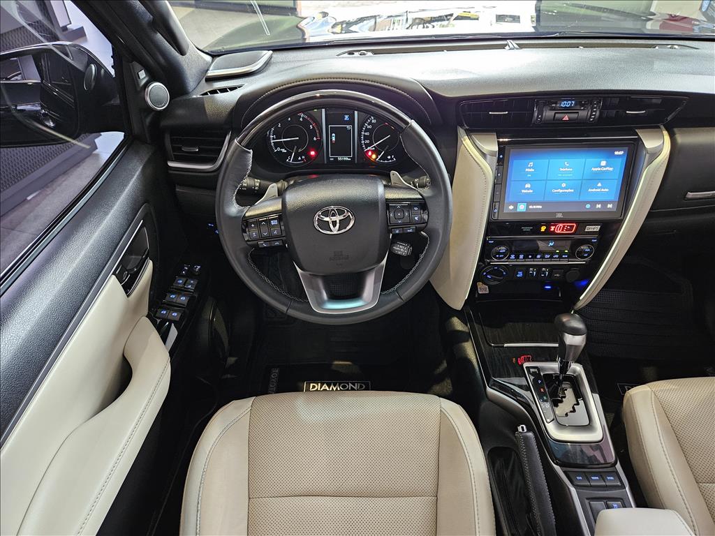 HILUX SW4 2.8 D-4D TURBO DIESEL DIAMOND 7L 4X4 AUTOMÁTICO4