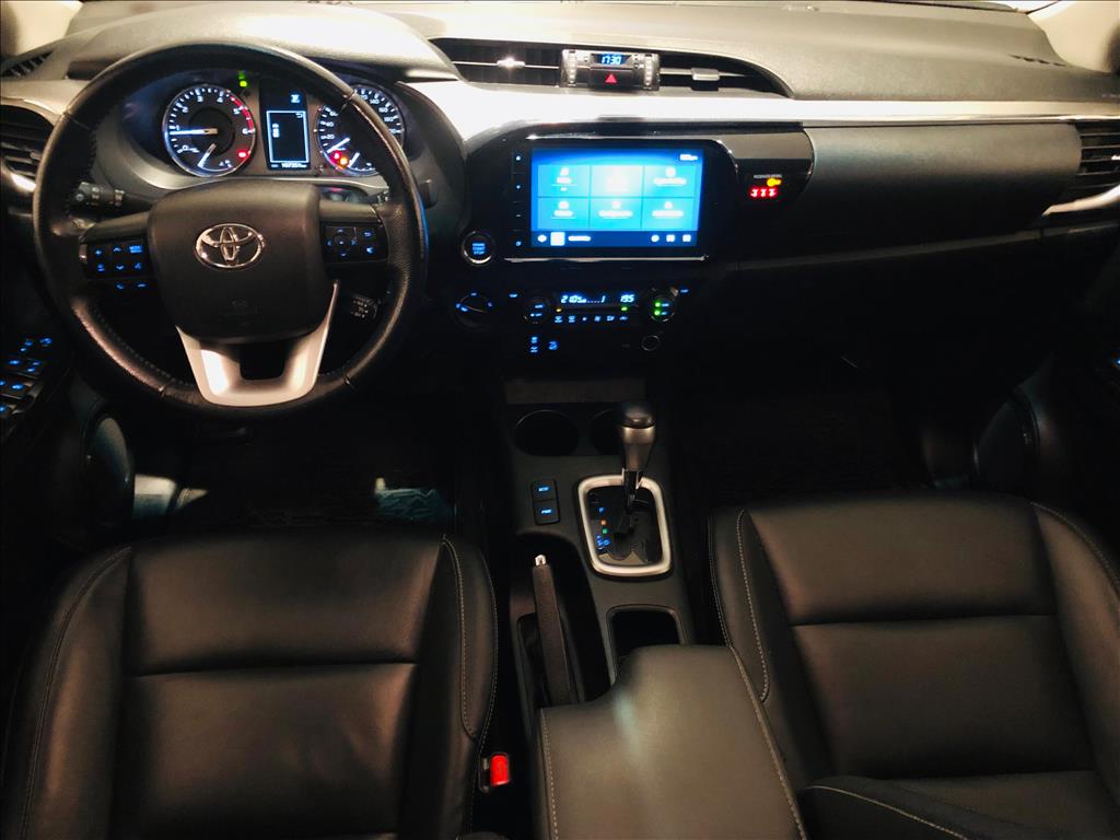 HILUX 2.8 D-4D TURBO DIESEL CD SRV 4X4 AUTOMÁTICO10