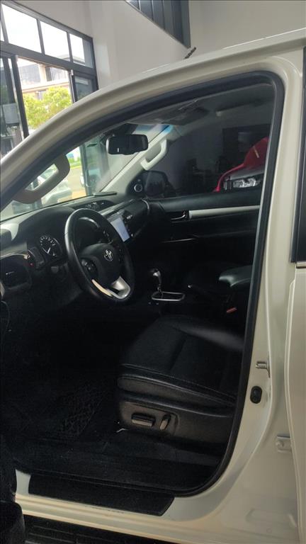 HILUX 2.8 D-4D TURBO DIESEL CD SRX 4X4 AUTOMÁTICO9