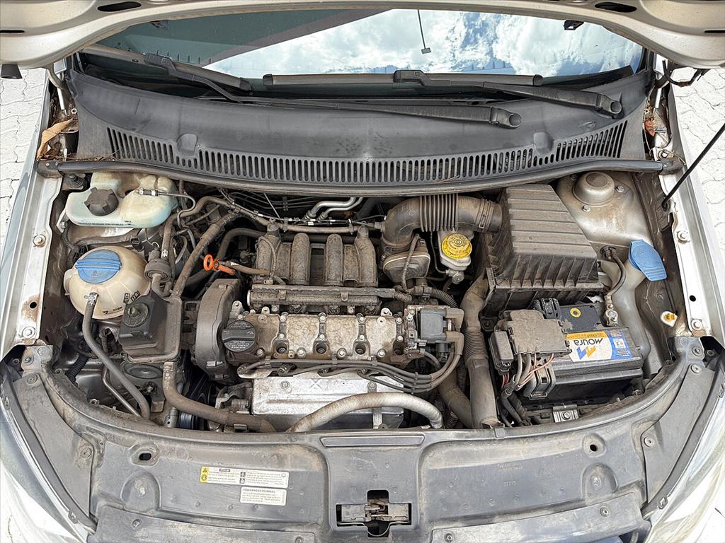 Volkswagen Fox - 1.6 MI 8V FLEX 4P MANUAL
