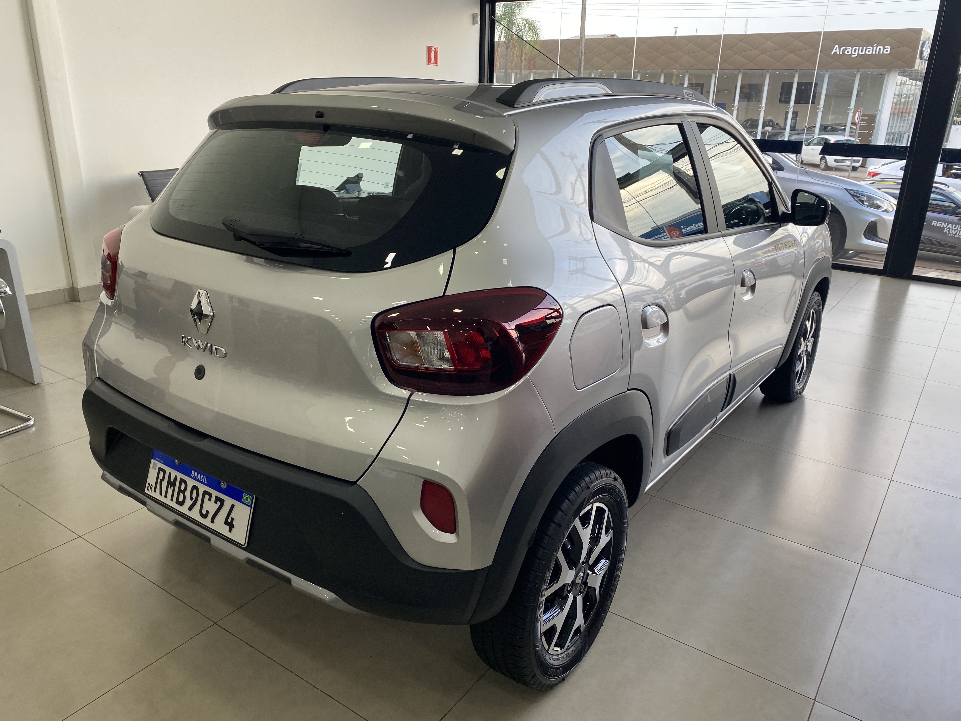 KWID 1.0 12V SCE FLEX OUTSIDER MANUAL5