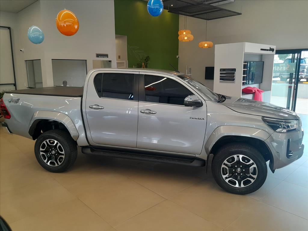 HILUX 2.8 D-4D TURBO DIESEL CD SRX PLUS 4X4 AUTOMÁTICO9