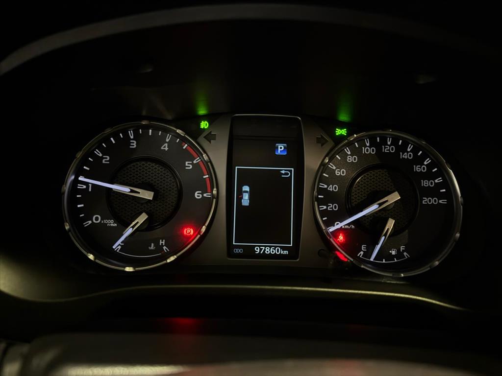 HILUX 2.8 D-4D TURBO DIESEL CD SRX 4X4 AUTOMÁTICO8